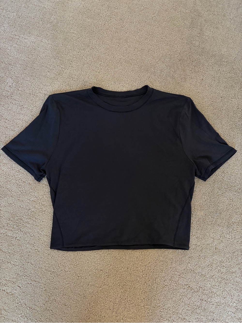Lululemon Wundermost Ultra-Soft Nulu Crewneck
Cropped T-Shirt - Black